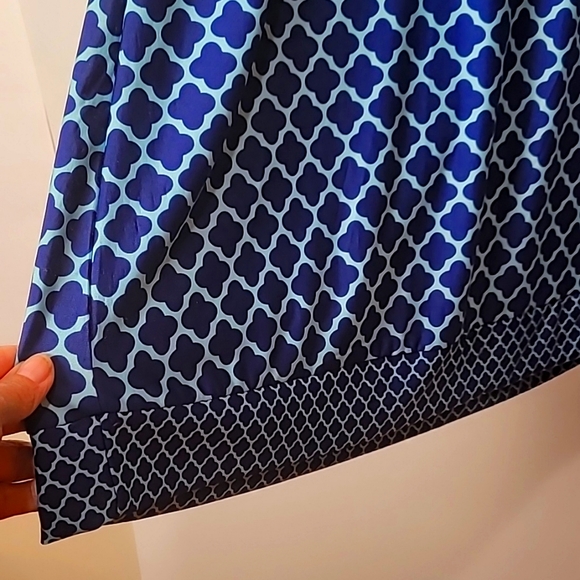 Charlie Paige Tunic V-neck Midi Dress - Picture 11 of 14